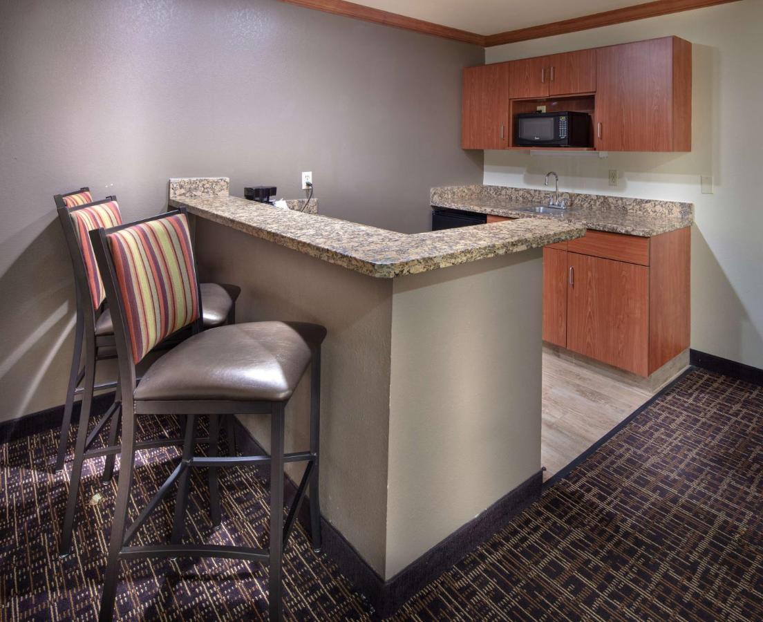 Best Western Wichita North Exterior foto